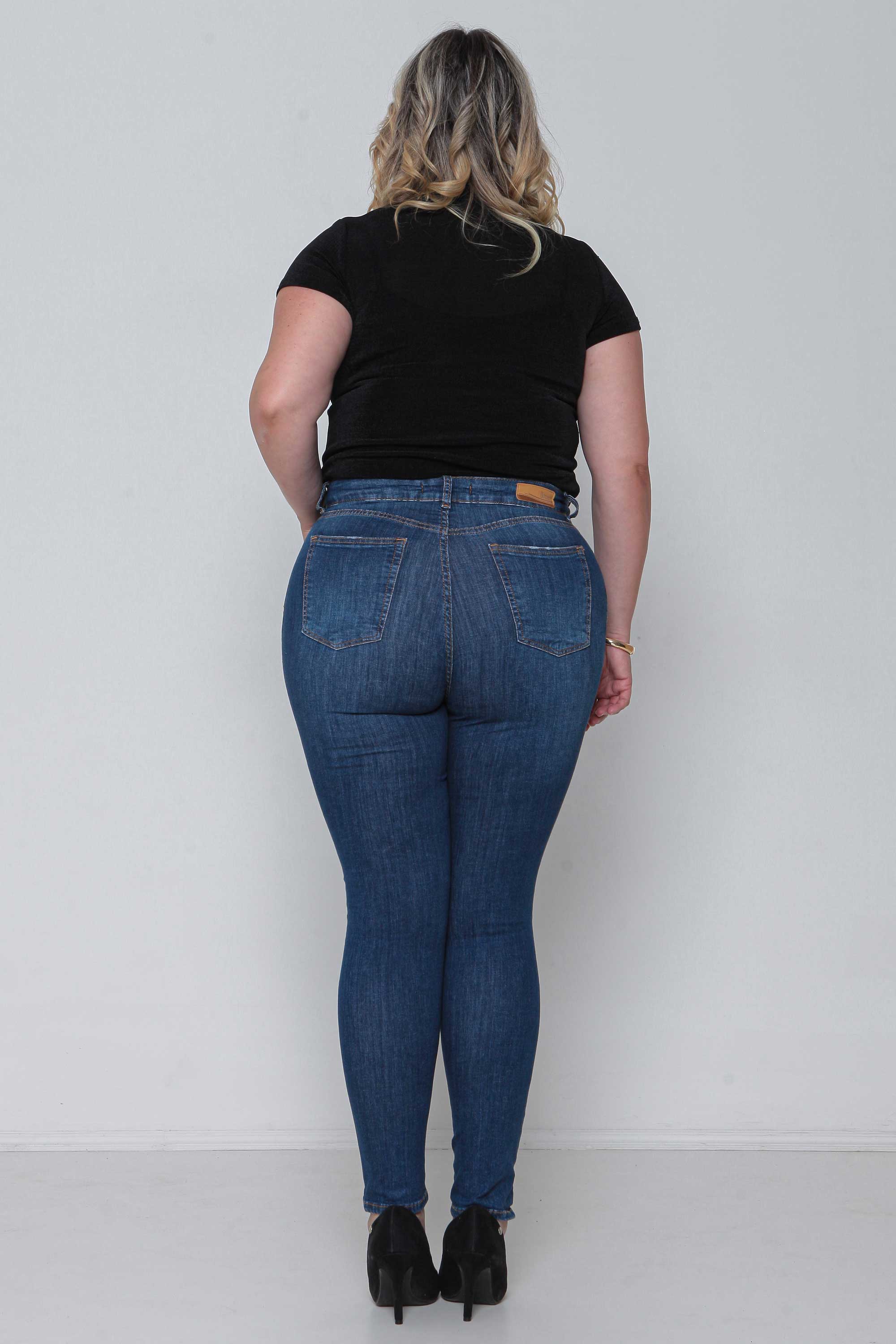Calça Feminina Jeans Skinny Abertura Barra com Lycra