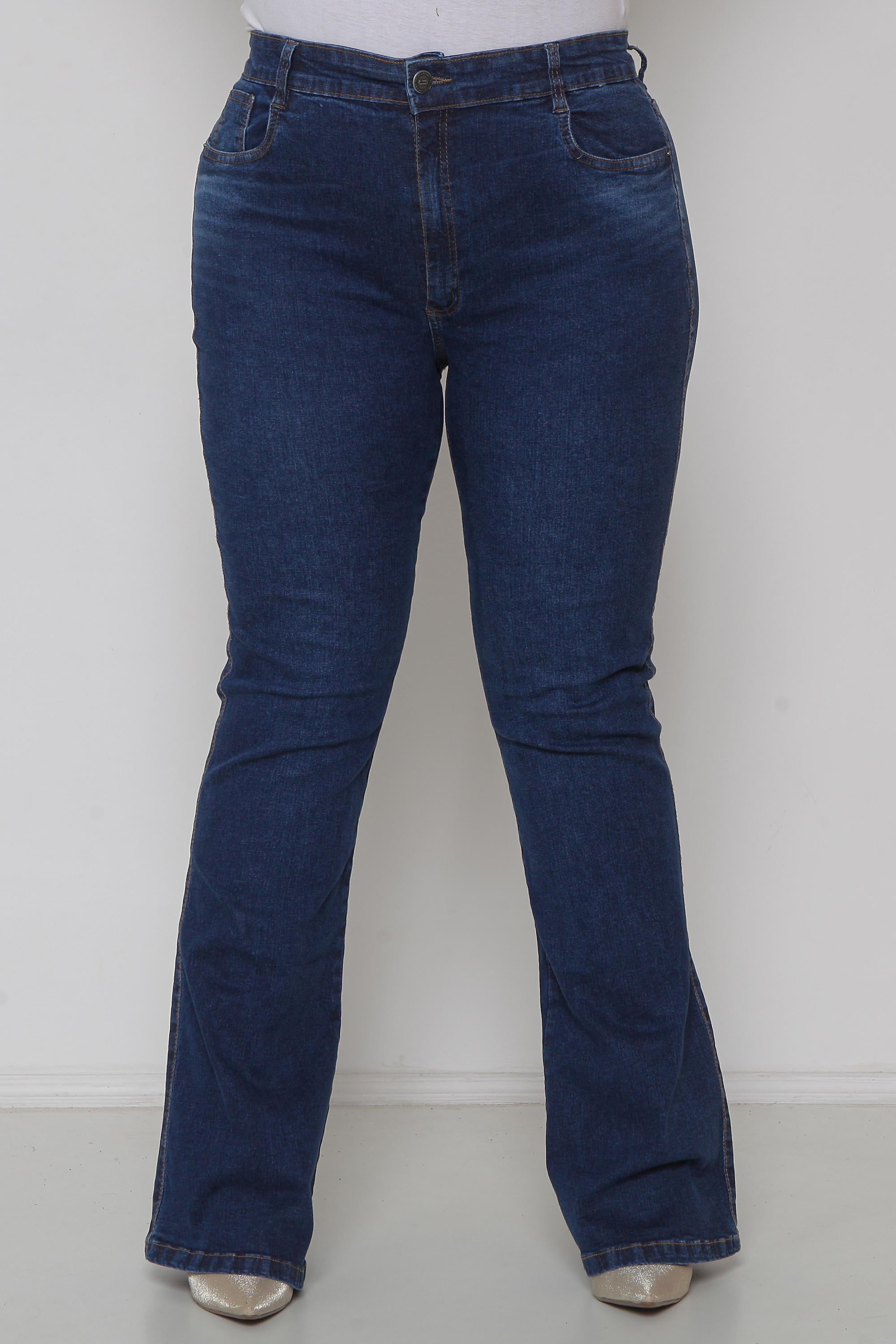 Calça Feminina Jeans Flare Padrão a Plus com Lycra