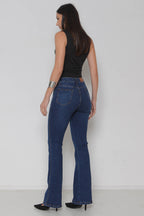 Calça Feminina Jeans Flare Padrão a Plus com Lycra