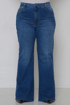 Calça Feminina Jeans Flare Padrão ao Plus c/ Lycra