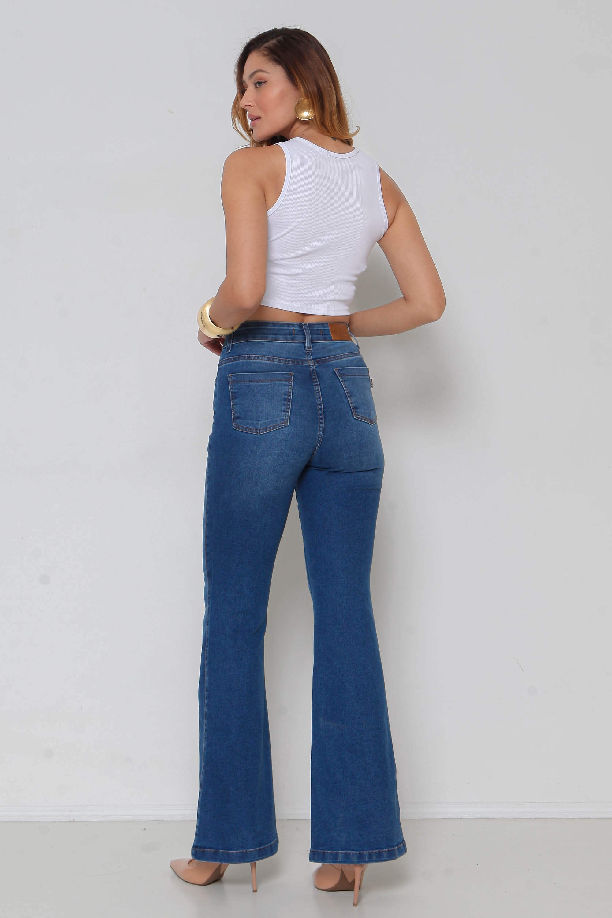 Calça Feminina Jeans Flare Padrão ao Plus c/ Lycra