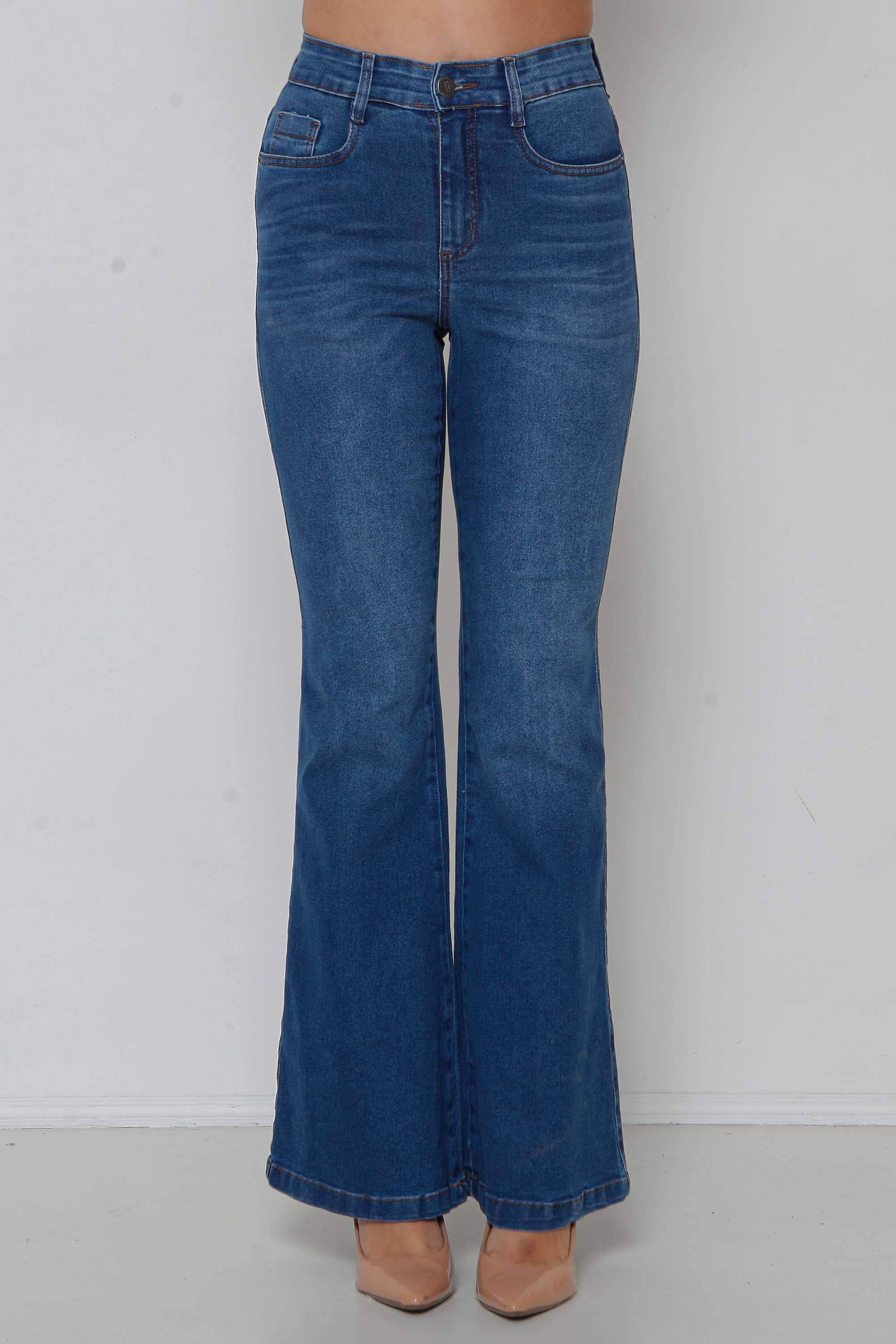 Calça Feminina Jeans Flare Padrão ao Plus c/ Lycra