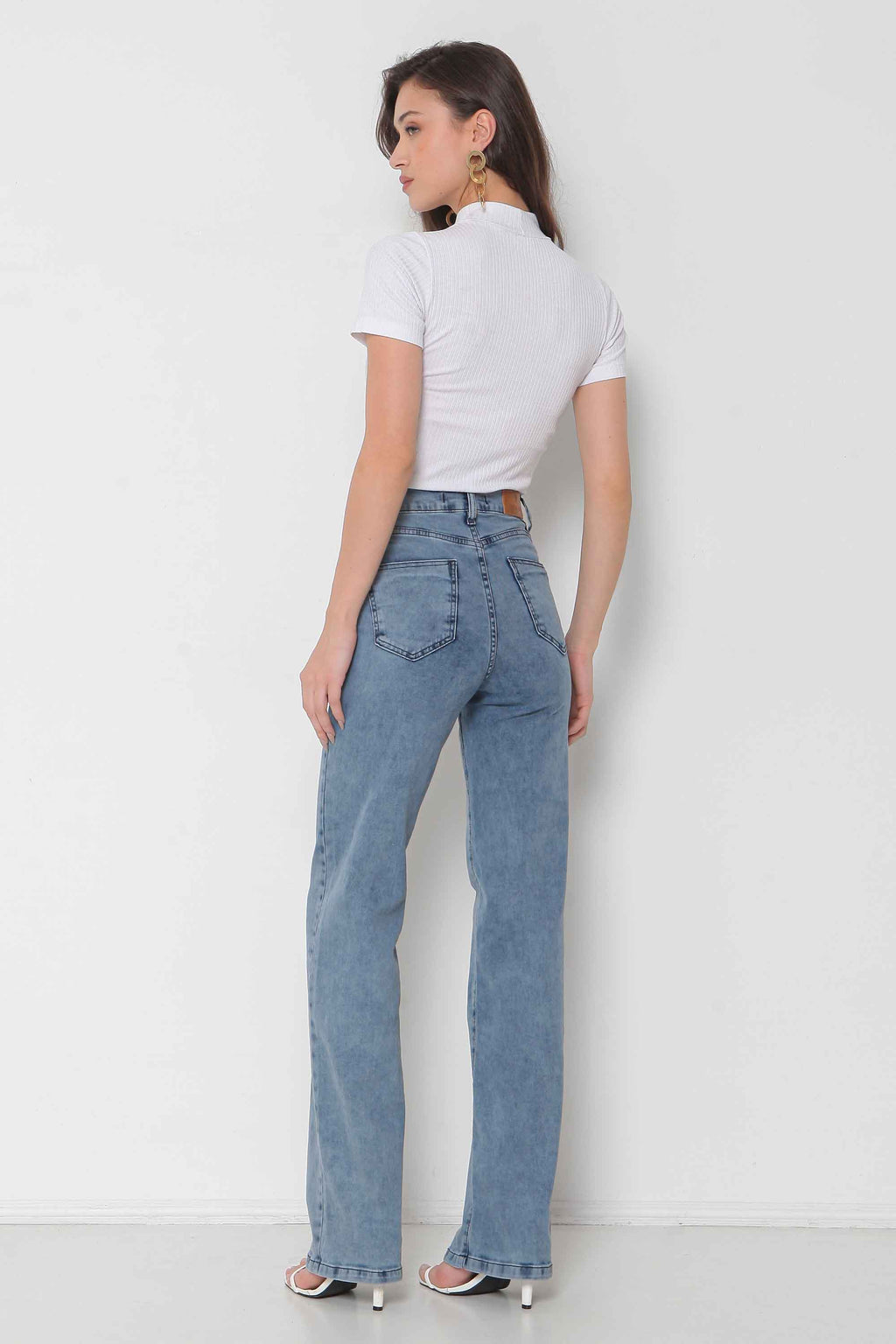 Calça Feminina Jeans Wide Leg com Elastano Padrão a Plus