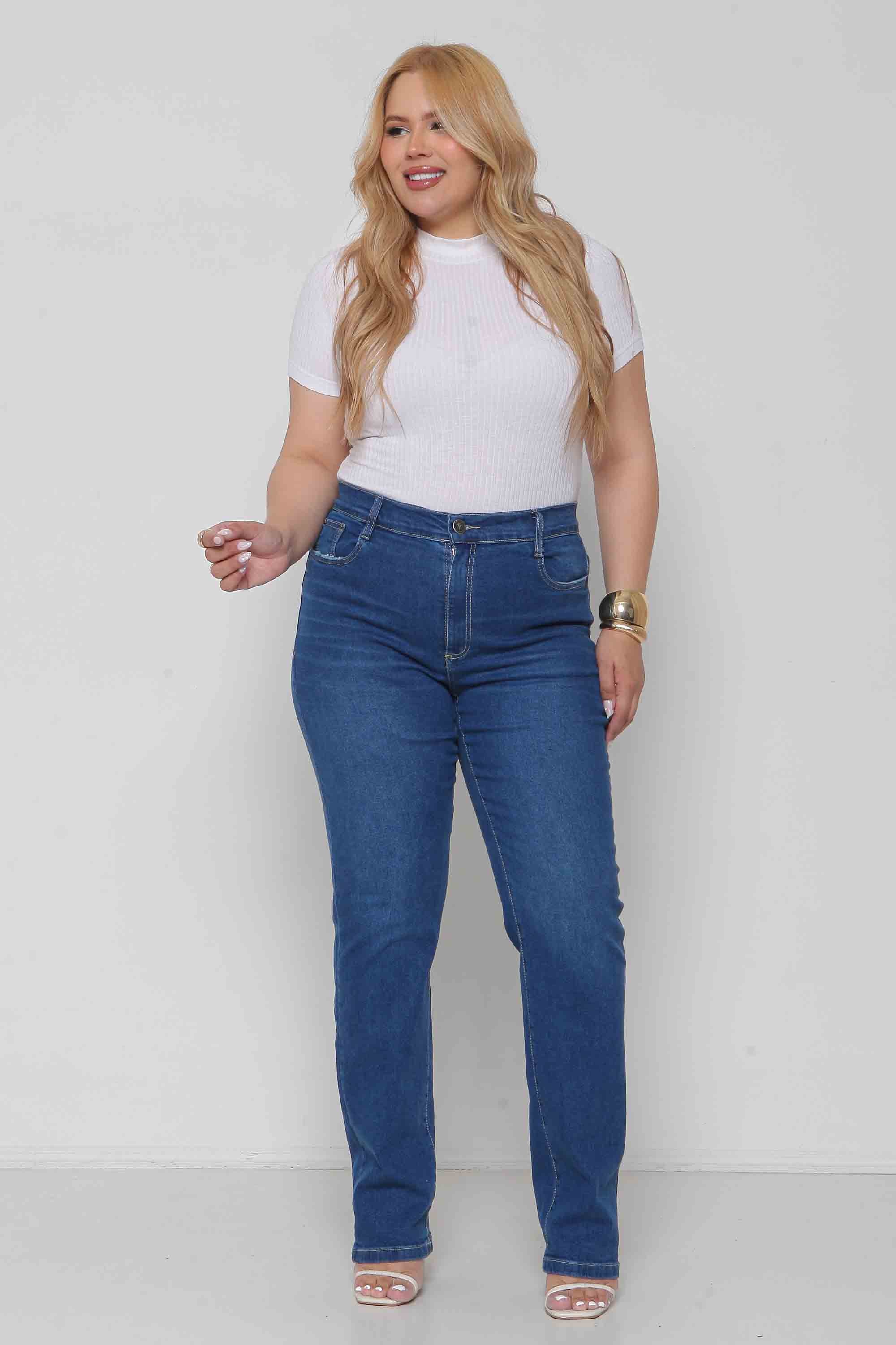 Calça Feminina Jeans Reta com Elastano Padrão a Plus