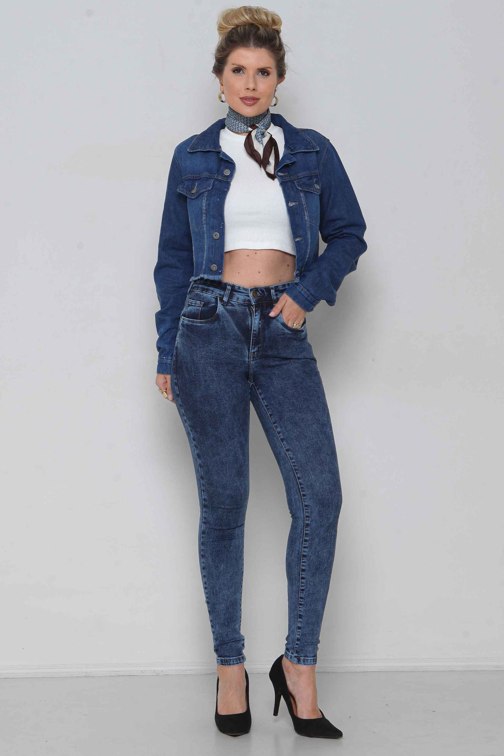 Calça Feminina Jeans Skinny Modeladora Marmorizada com Bolsos
