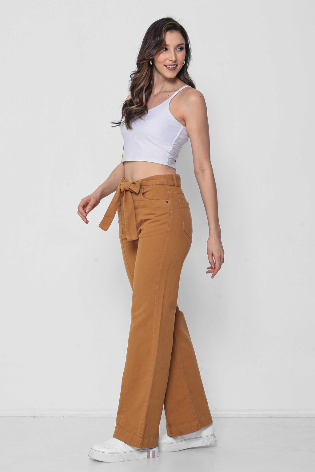 Calça Feminina Sarja Wide Leg com Cinto Cáqui Padrão a Plus Size