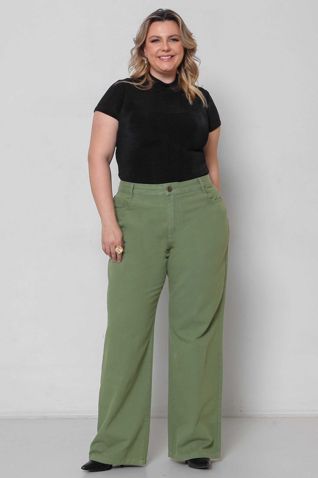 Calça Feminina Sarja Wide Leg Padrão a Plus Verde