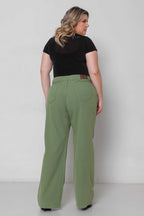Calça Feminina Sarja Wide Leg Padrão a Plus Verde