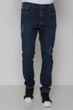 Calça Jeans Masculina Skinny Escura com Puídos