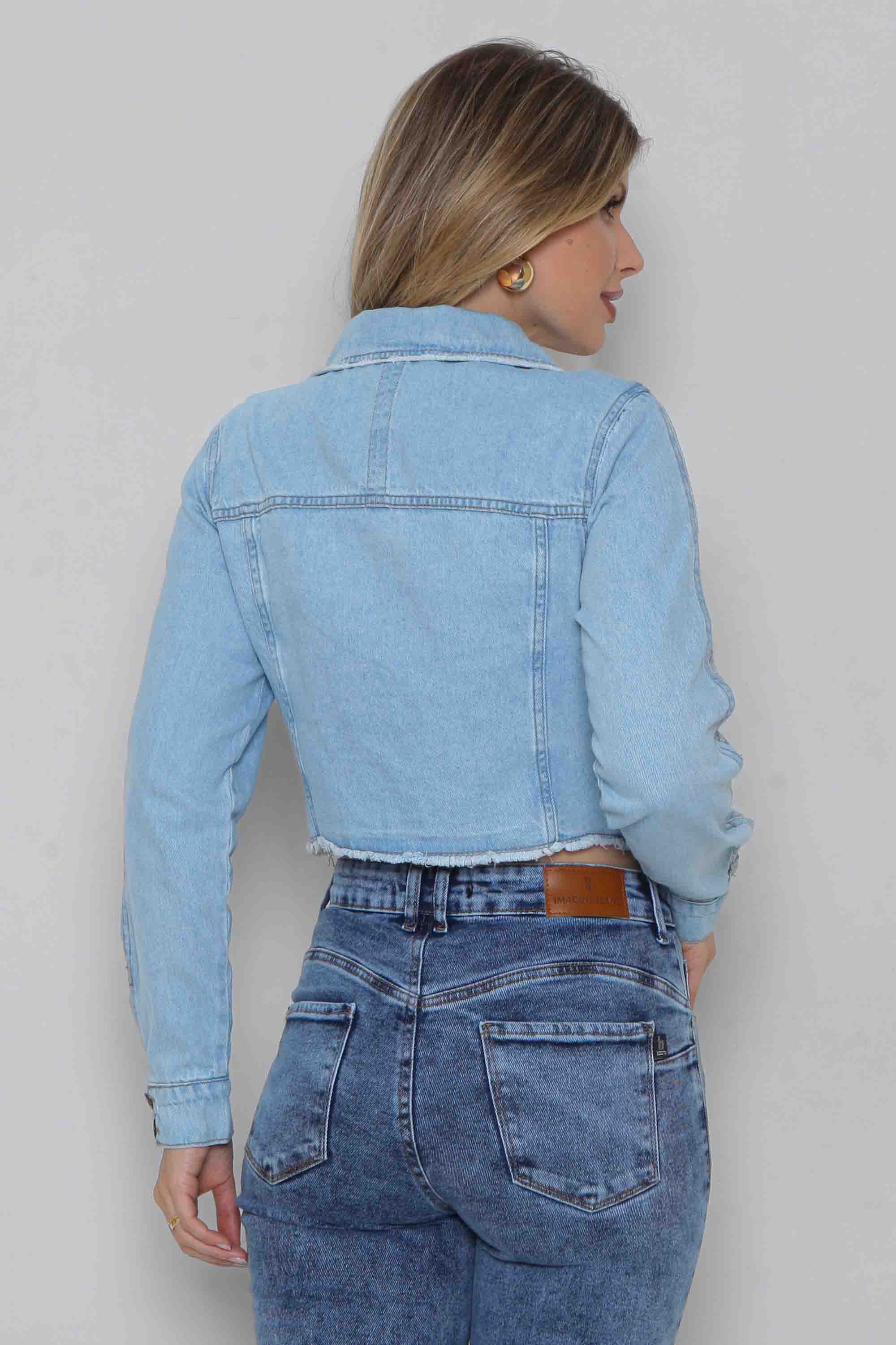 Jaqueta Feminina Jeans Cropped com Detalhe Manga