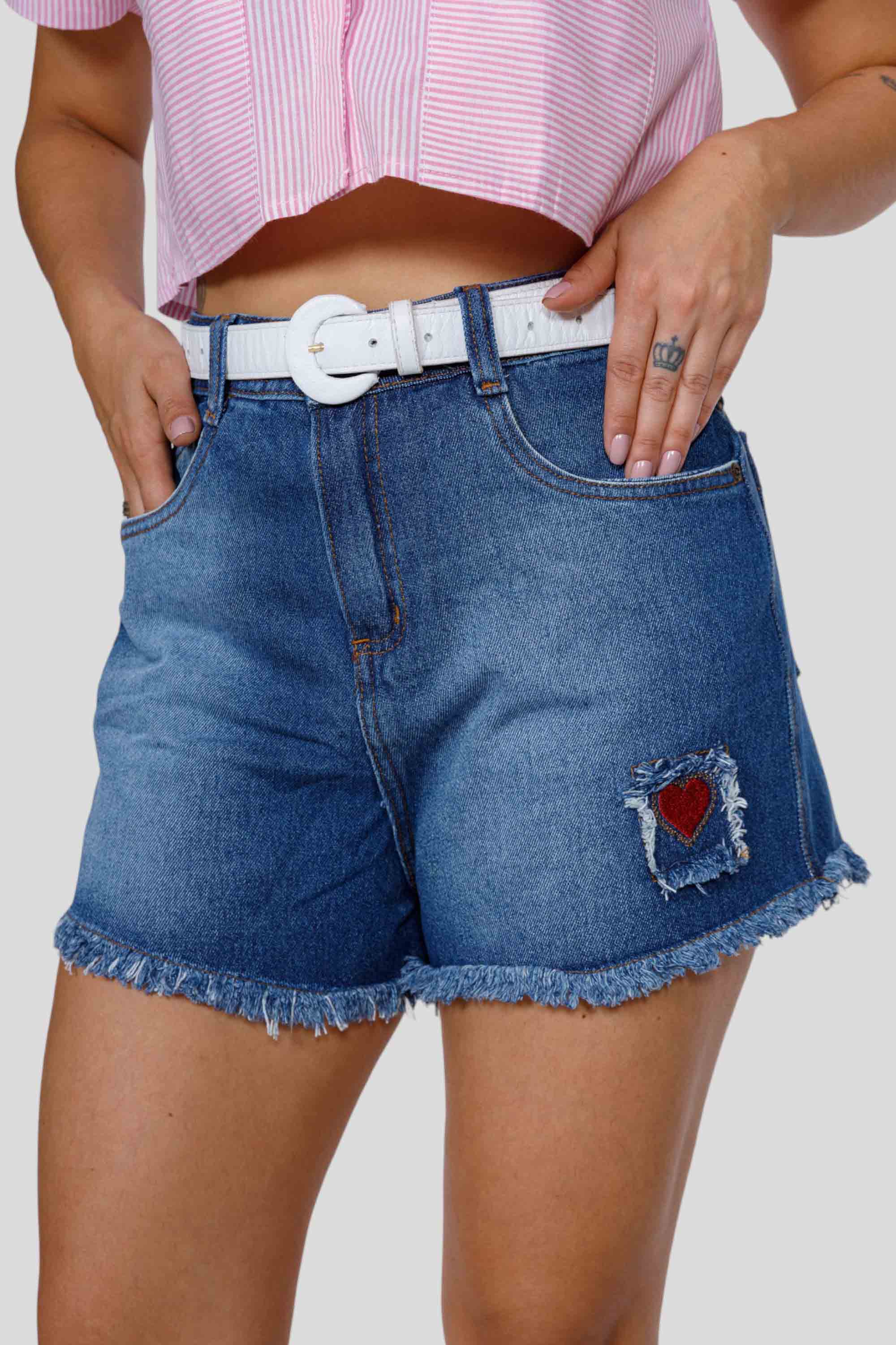 Short Feminino Jeans Mom com Bordado
