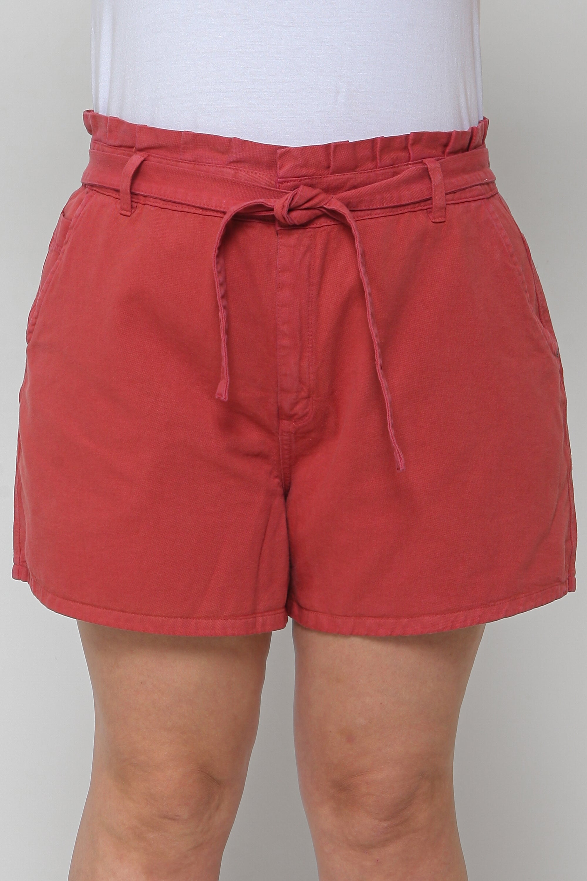 Short Sarja Feminino Mom Clochard Colorido com Cinto Plus Size