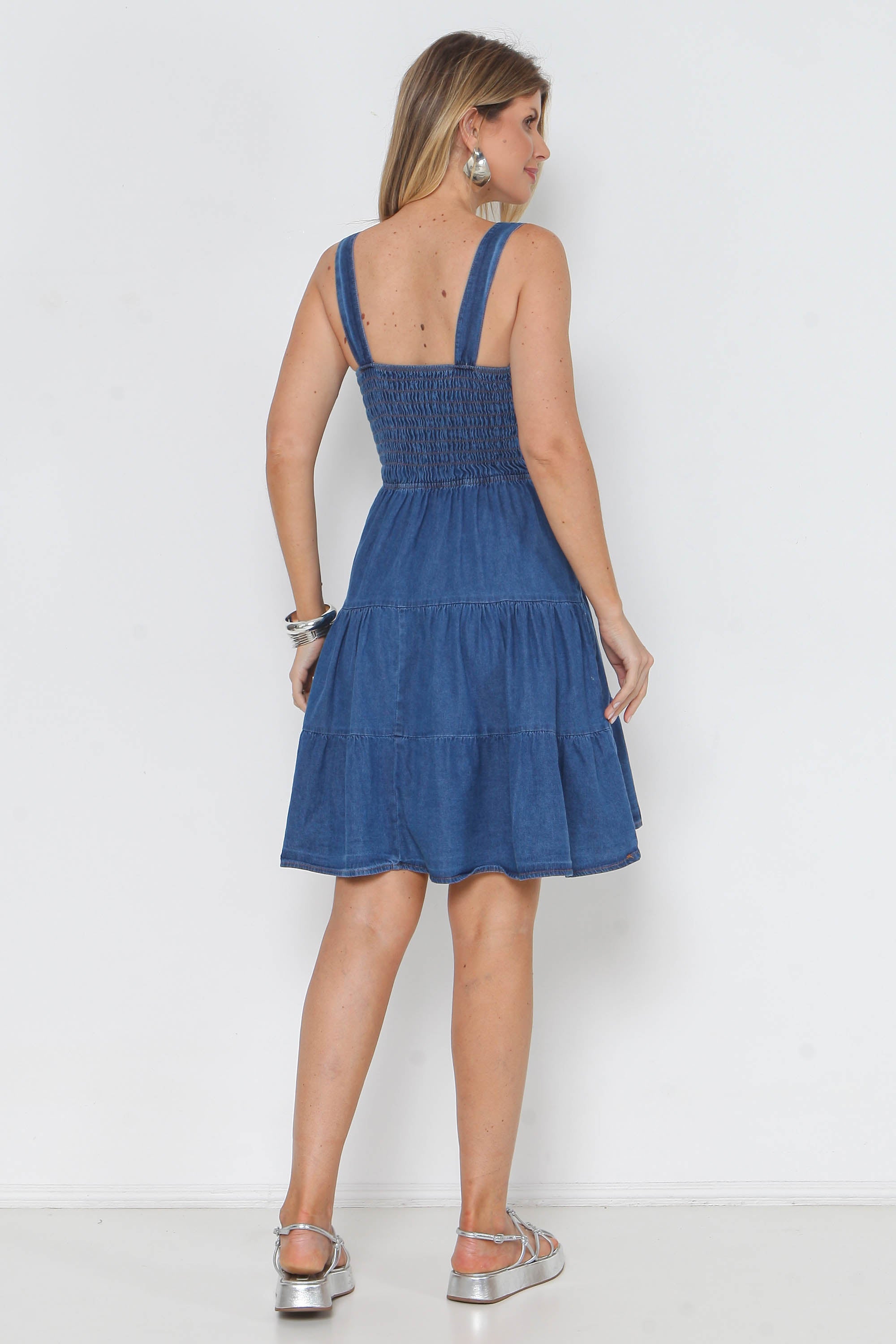 Vestido Jeans Clássico com Alças e Elástico Cintura