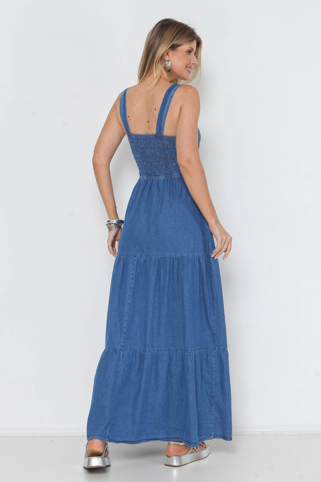 Vestido Jeans Longo com Alças e Elástico Cintura