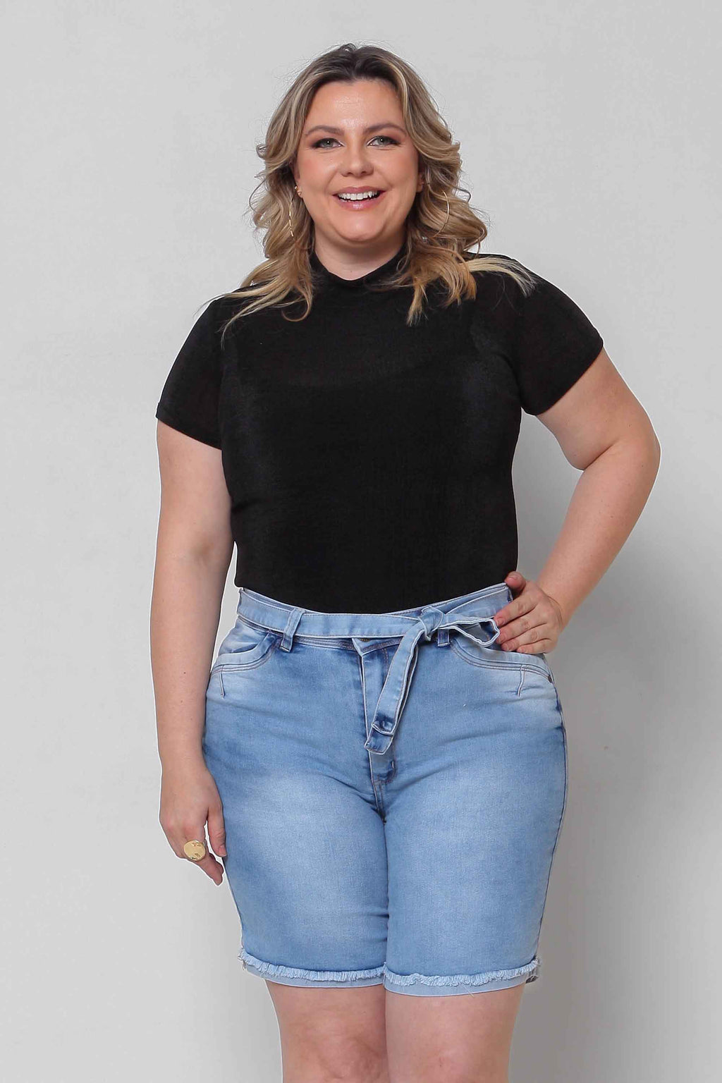 Bermuda Jeans Feminina Ciclista Plus Size com Cinto