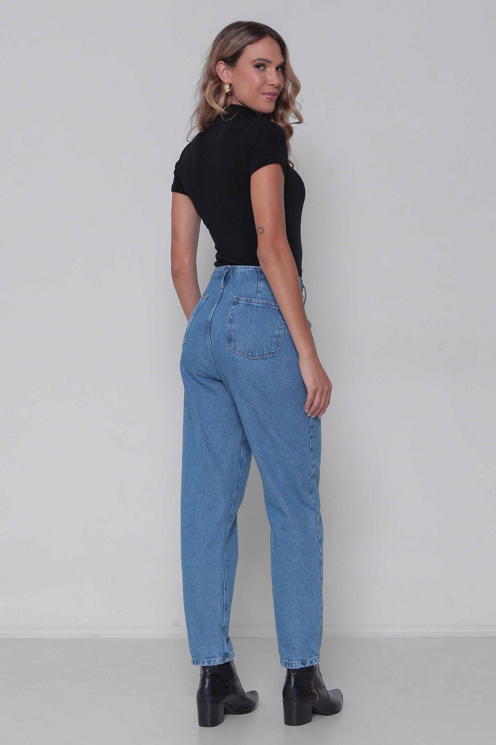 Calça Jeans Feminina Mom Alfaiataria Padrão a Plus sem Elastano