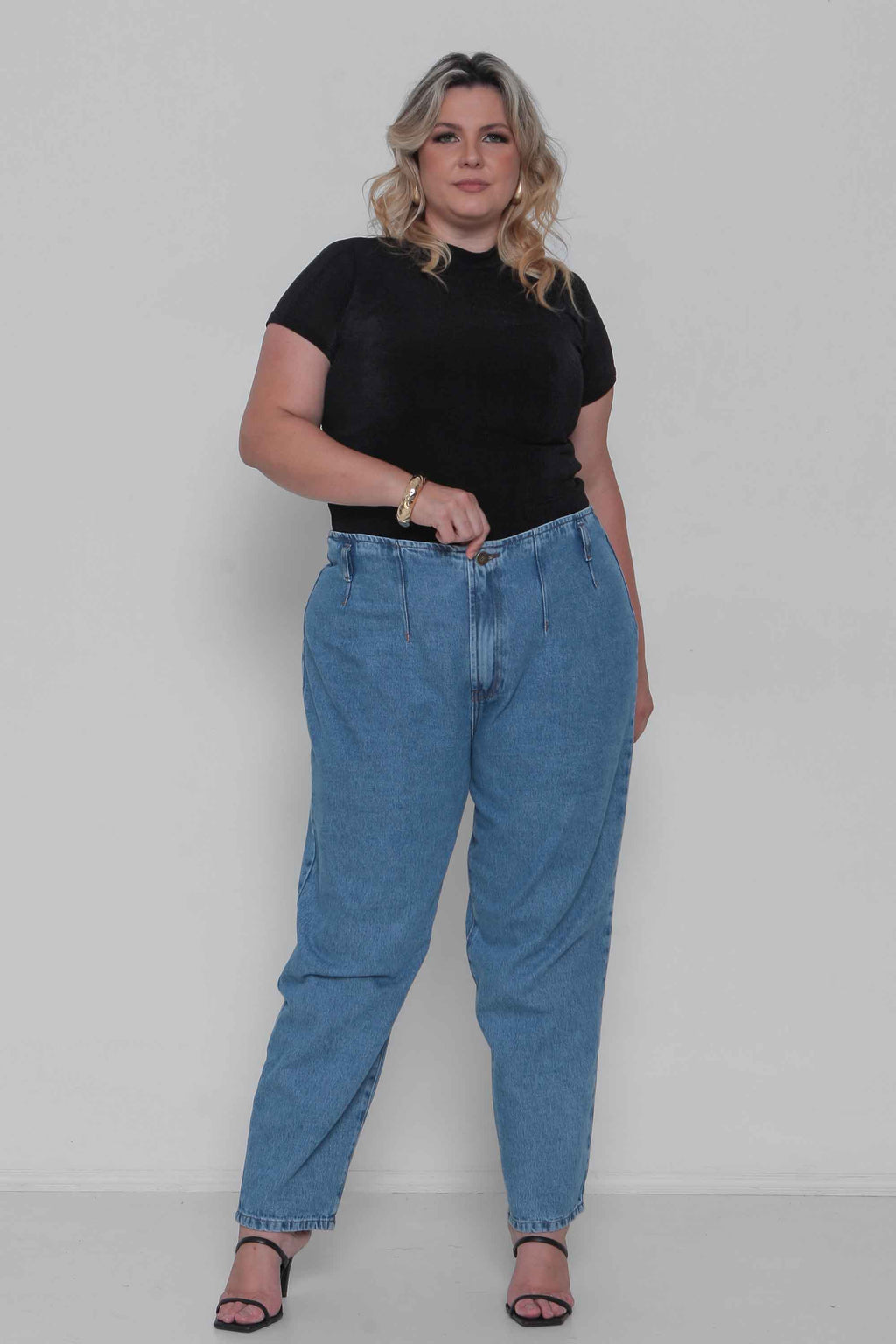 Calça Jeans Feminina Mom Alfaiataria Padrão a Plus sem Elastano