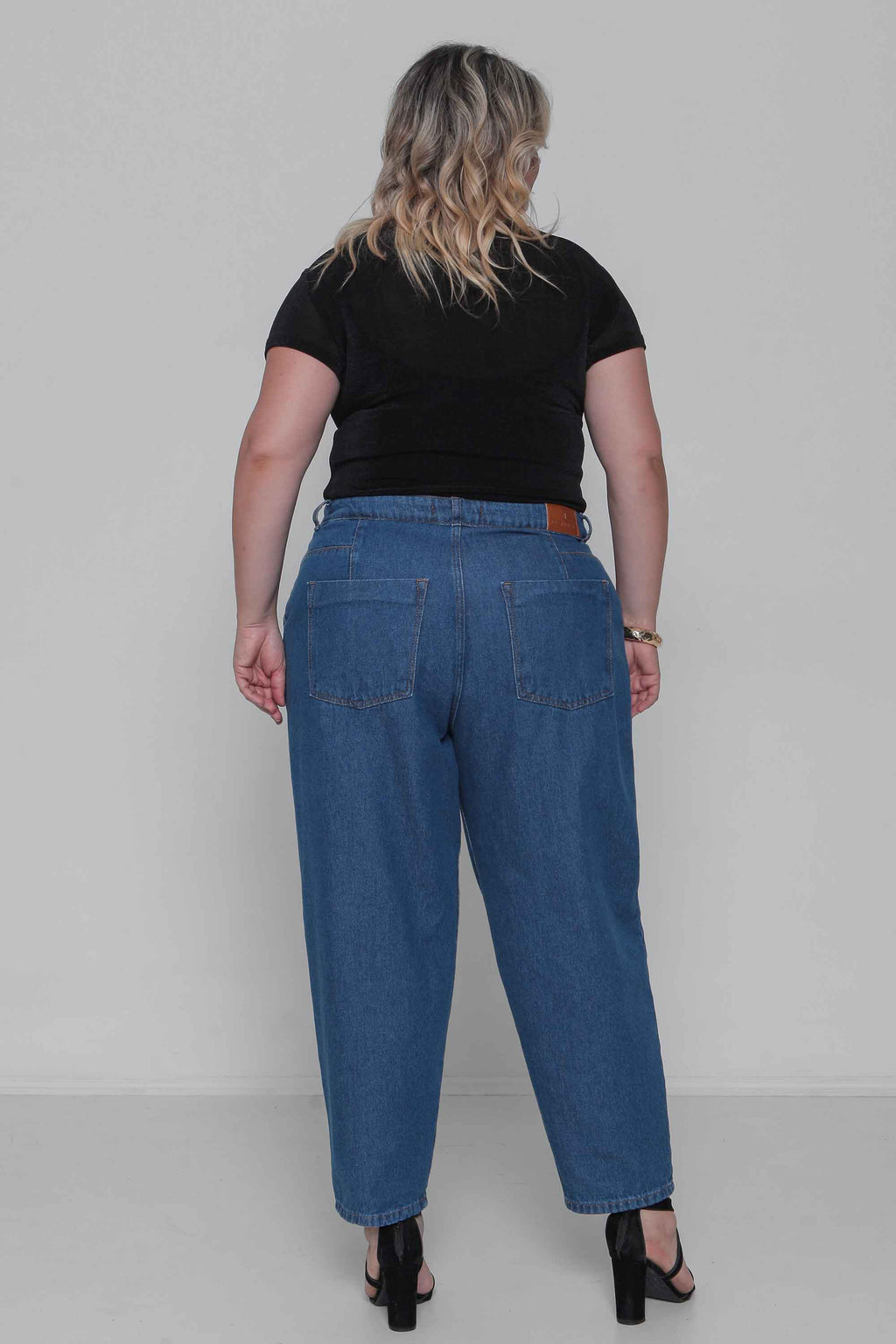 Calça Feminina Jeans Baggy com Pence Padrão a Plus sem Elastano