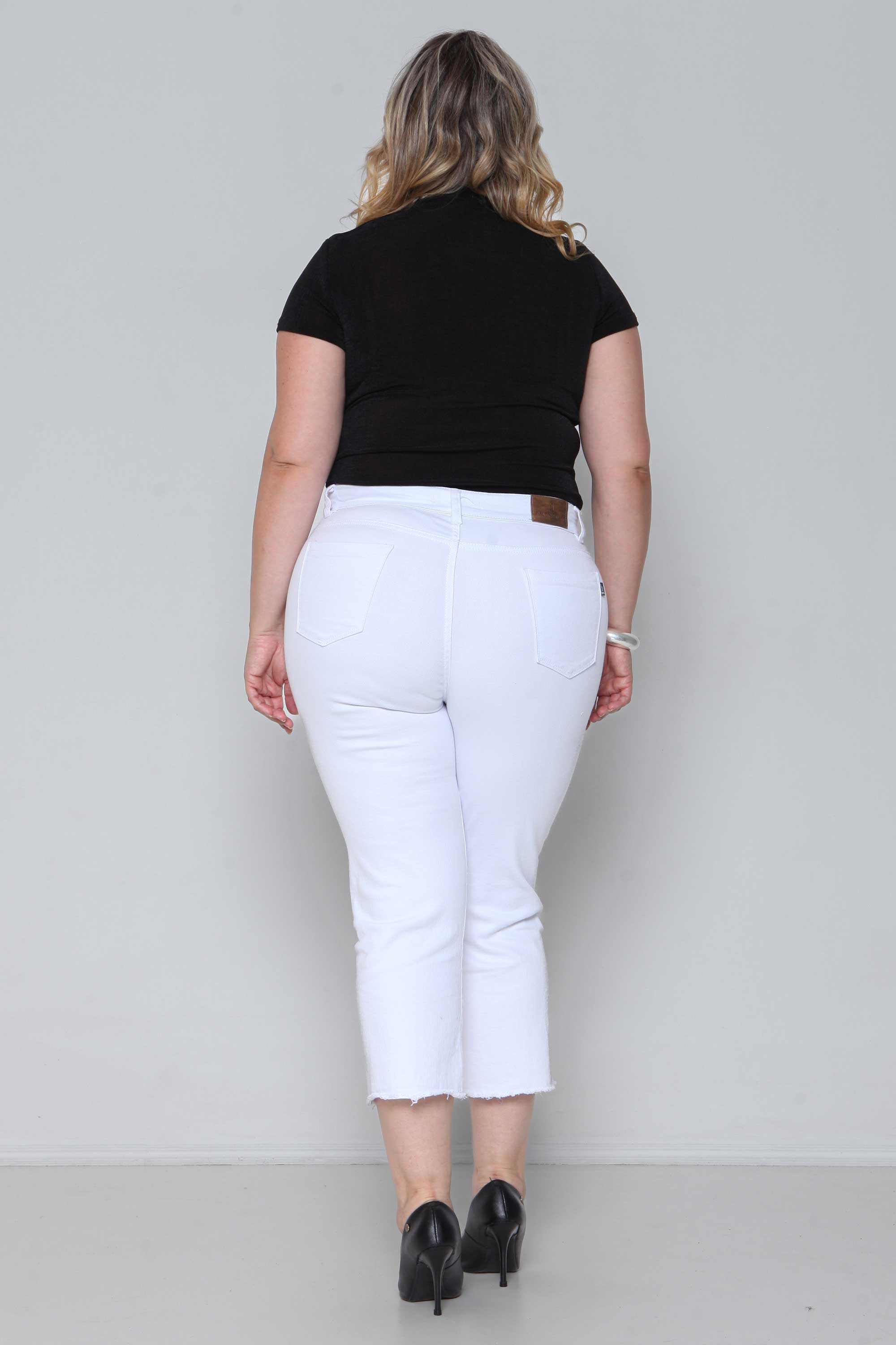 Calça Feminina Sarja Reta Capri Branca com Elastano