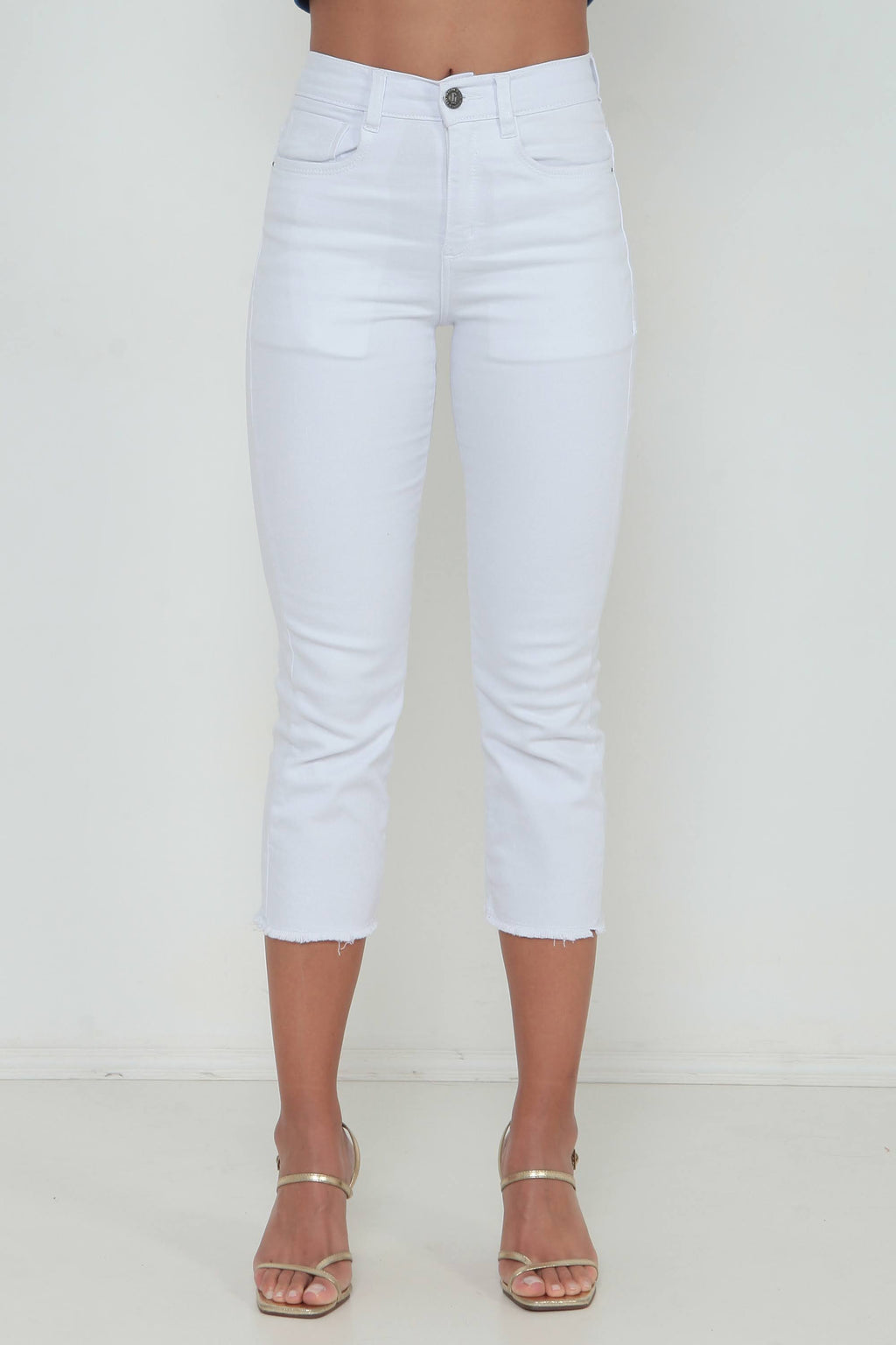 Calça Feminina Sarja Reta Capri Branca com Elastano