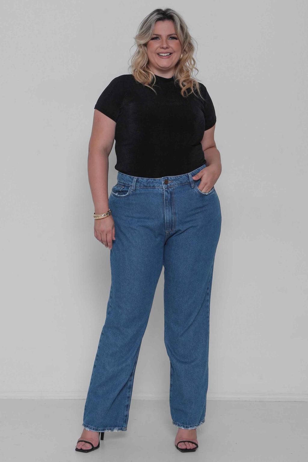 Calça Feminina Jeans Reta Lavagem Escura sem Elastano