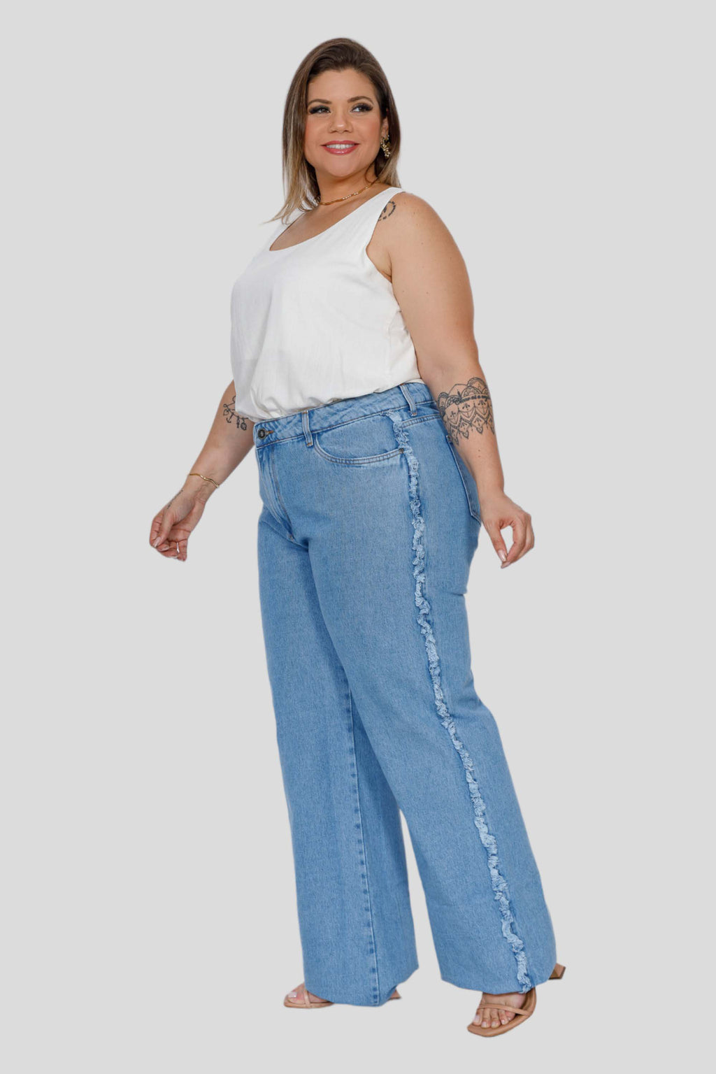 Calça Feminina  Wide Leg Com Detalhe Lateral Plus Size