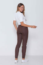 Calça Feminina Sarja Slim Marrom Escuro com Elastano