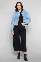 Jaqueta Jeans Feminina Bomber com Gola Careca