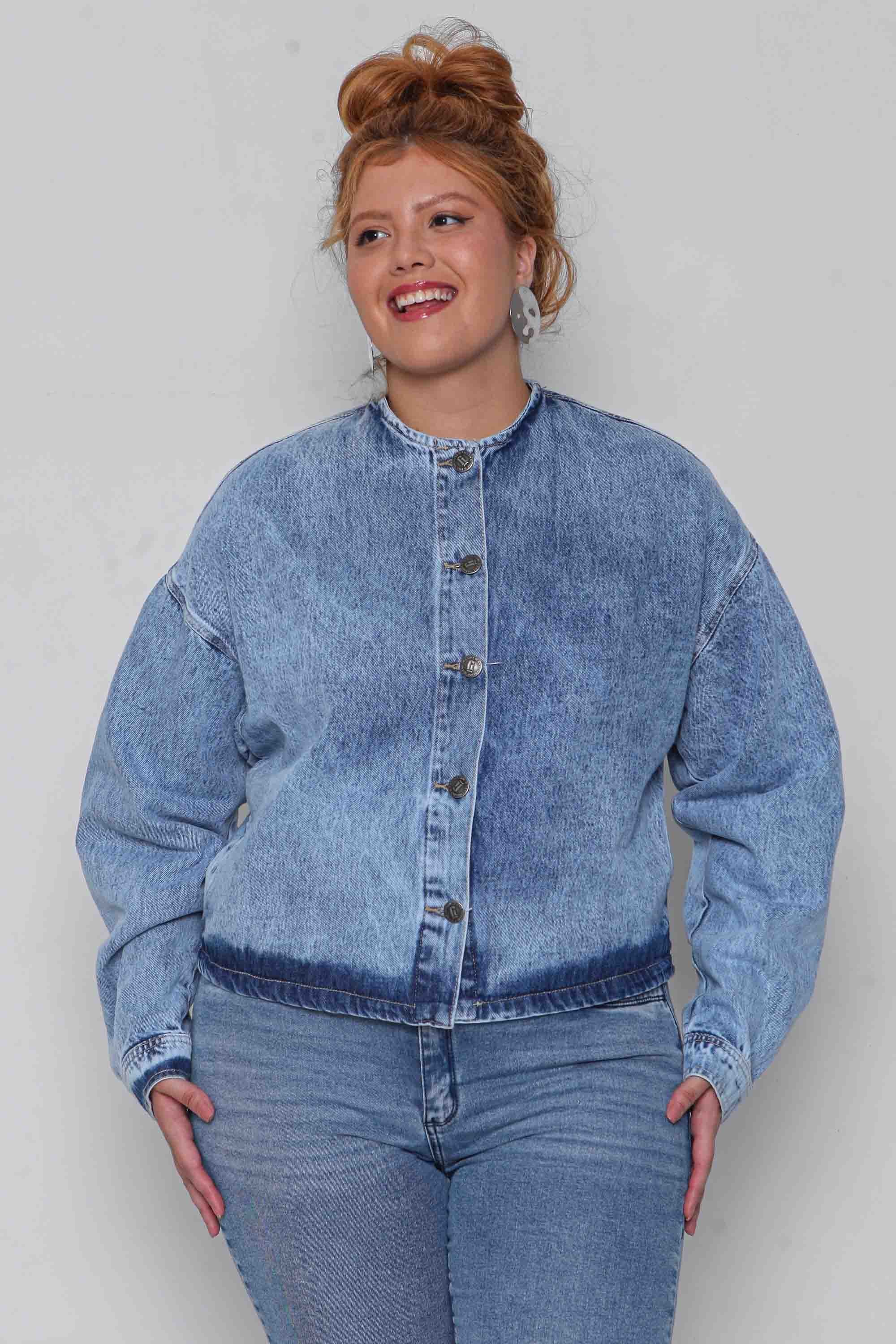 Jaqueta Jeans Feminina Bomber com Gola Careca