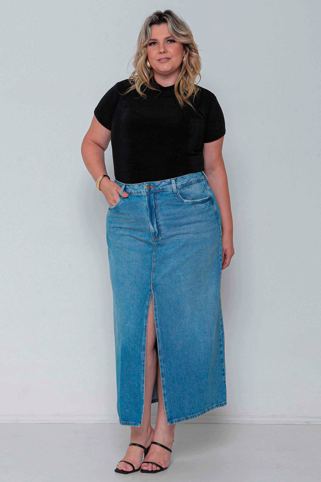 Saia Jeans Midi Fenda Frontal Padrão a Plus sem Elastano