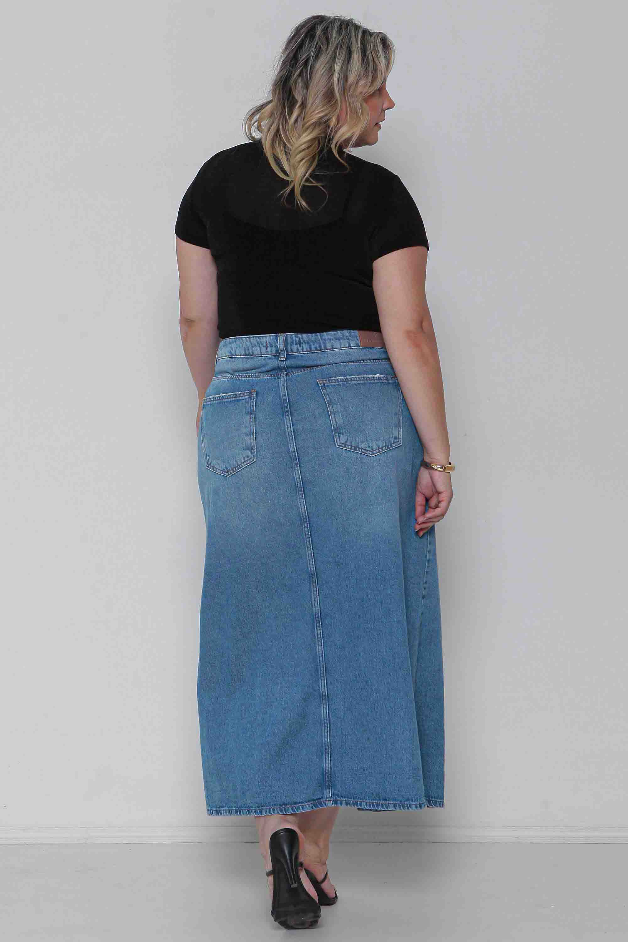 Saia Jeans Midi Fenda Frontal Padrão a Plus sem Elastano
