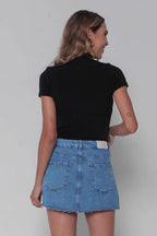 Saia Jeans Mini Recorte Frontal Barra a Fio sem Elastano