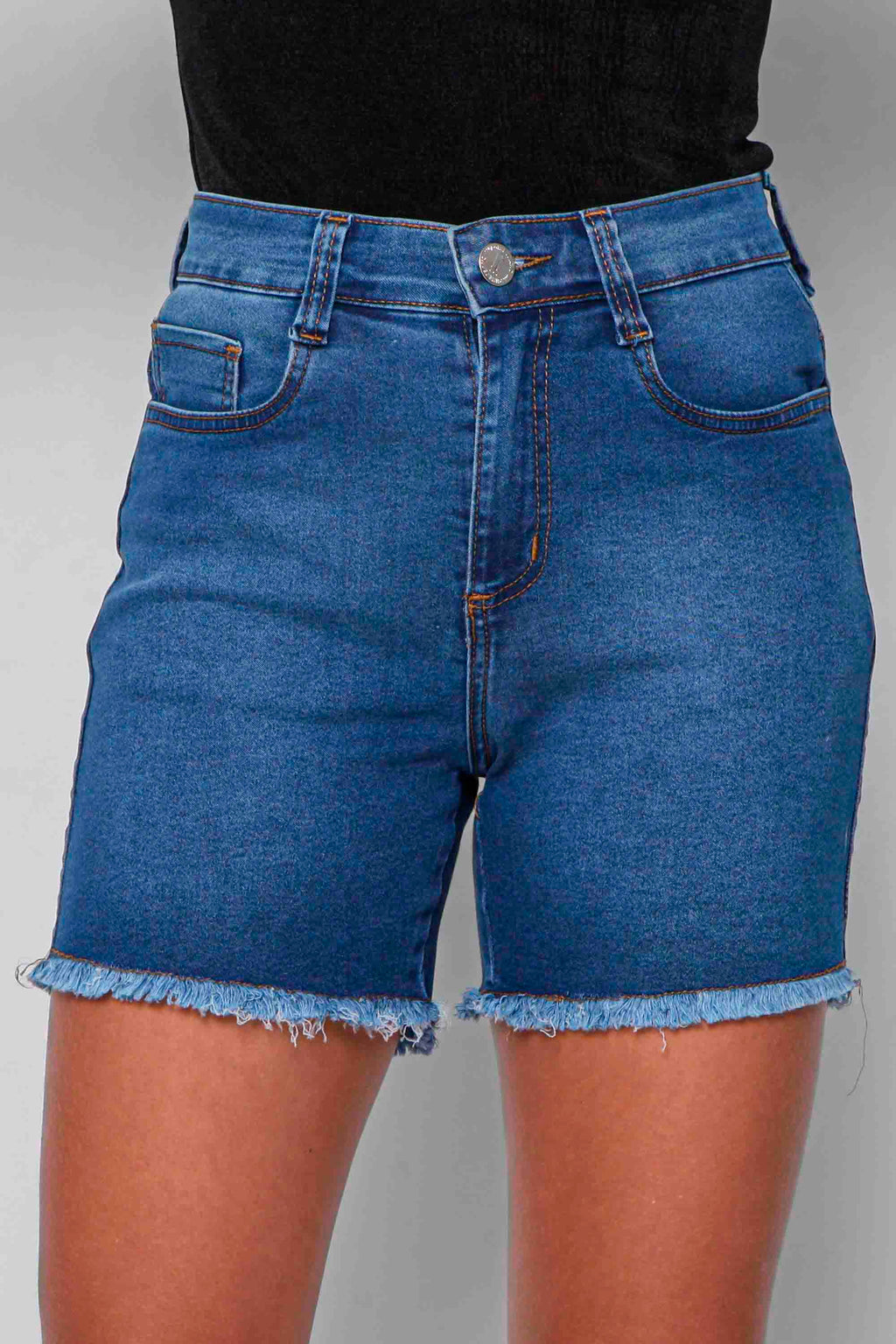 Bermuda Feminina Jeans Meia Coxa Barra Desfiada com Elastano