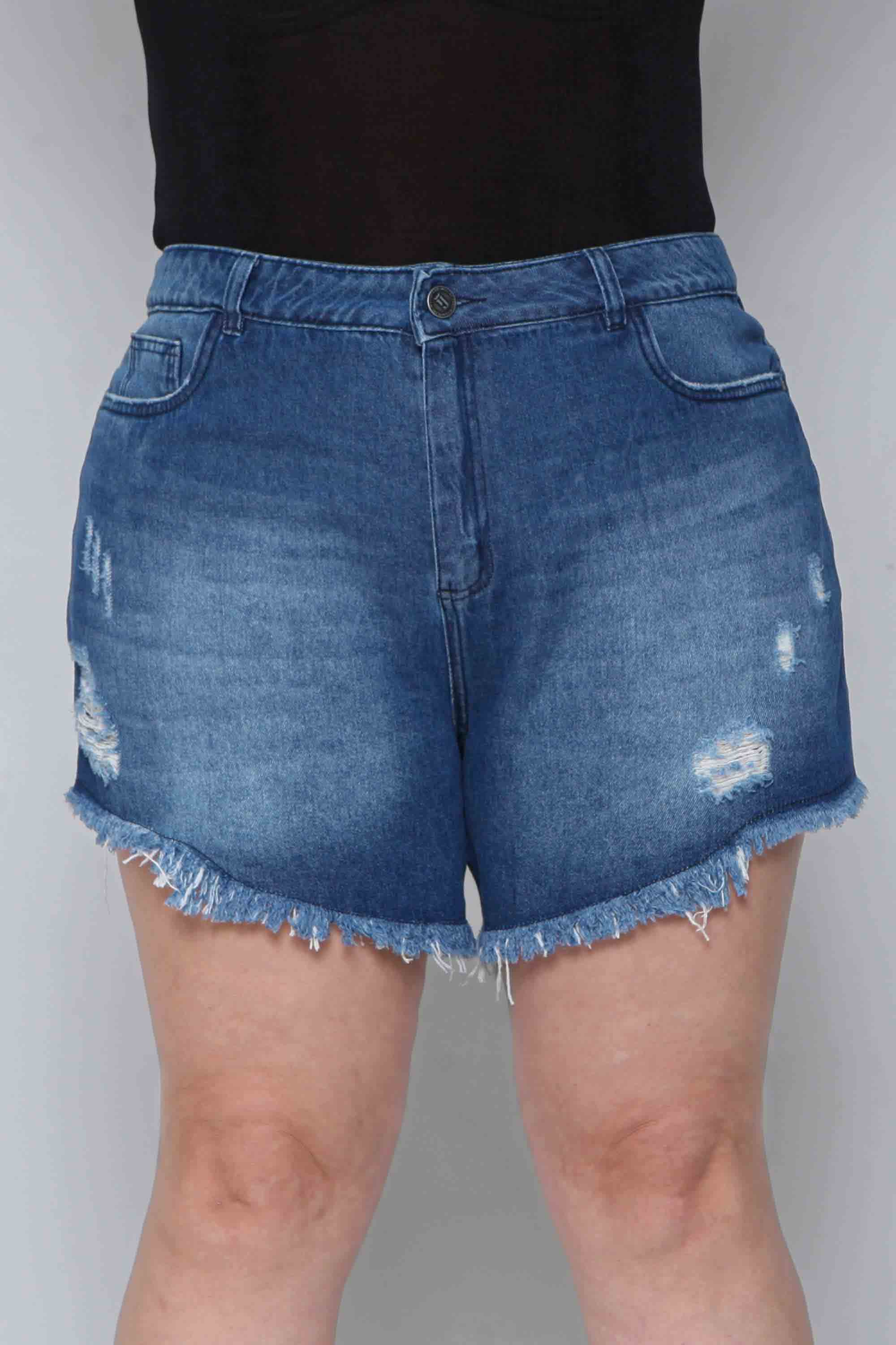 Short Feminino Jeans Mom Barra Desfiada com Rasgos Sem Elastano