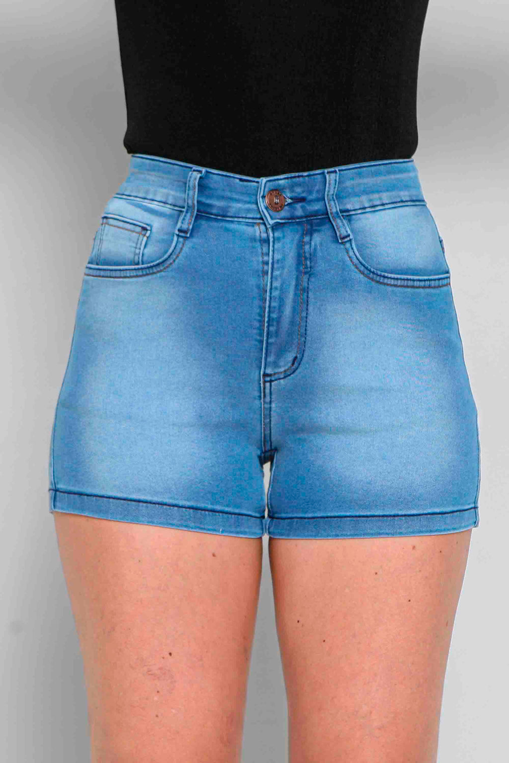 Short Feminino Jeans Claro com Elastano