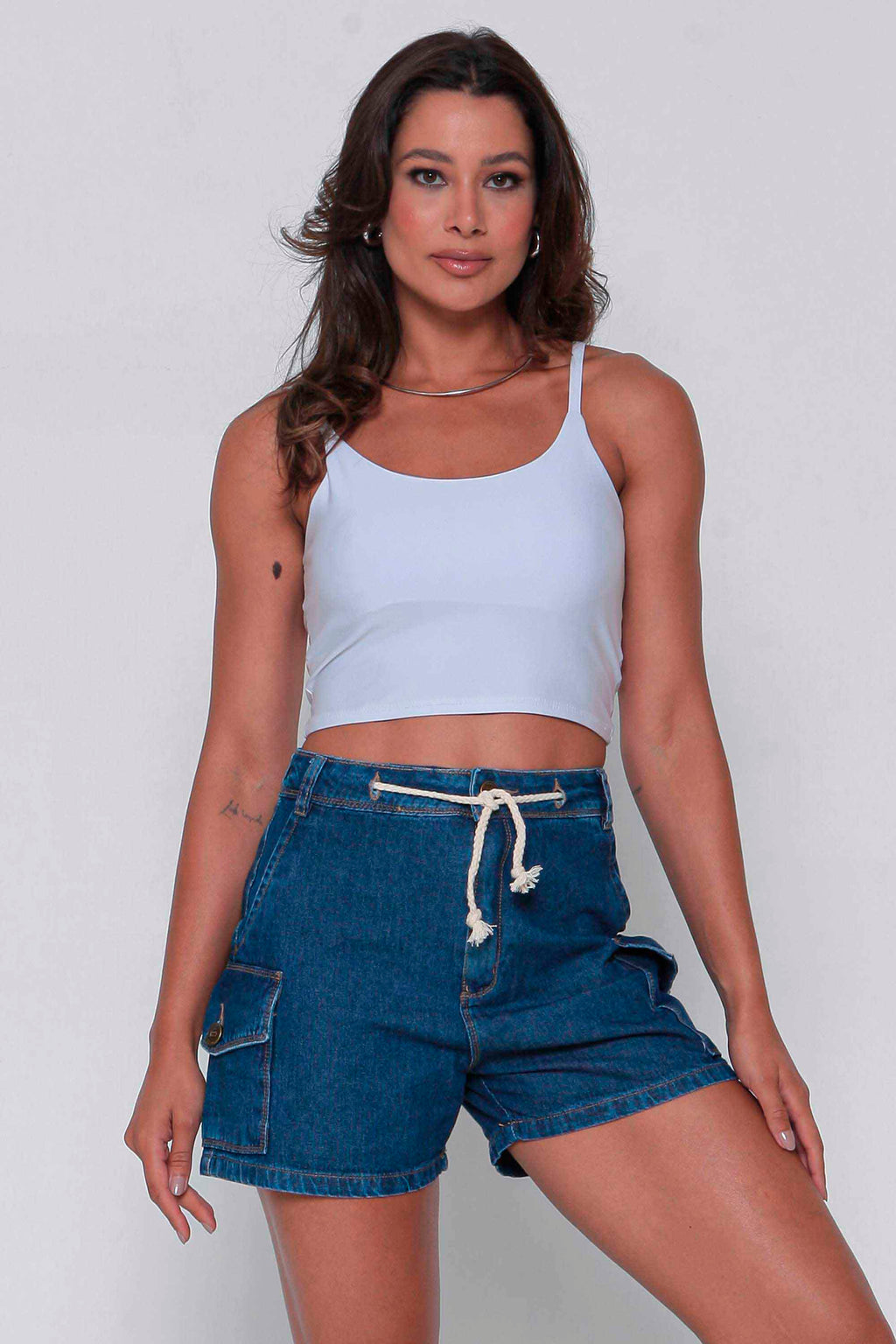 Shorts Jeans Feminino Cargo com Cordão