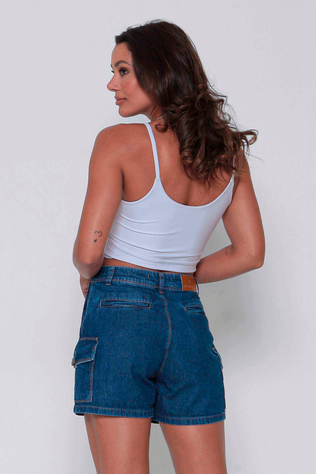 Shorts Jeans Feminino Cargo com Cordão
