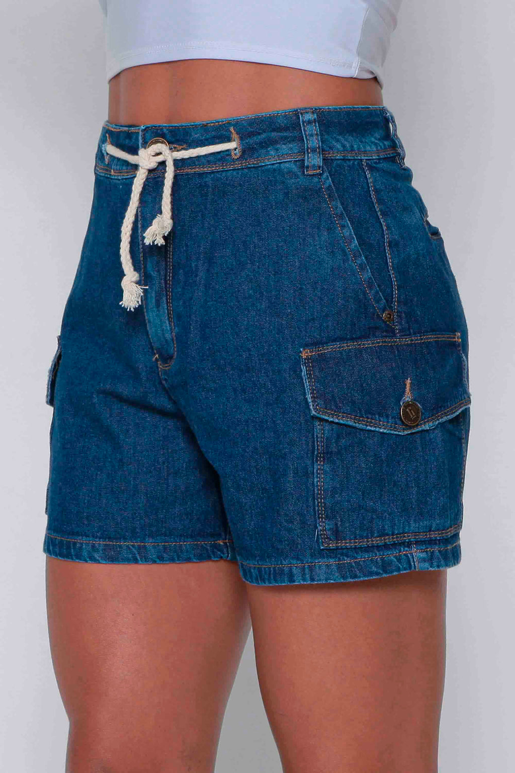 Shorts Jeans Feminino Cargo com Cordão