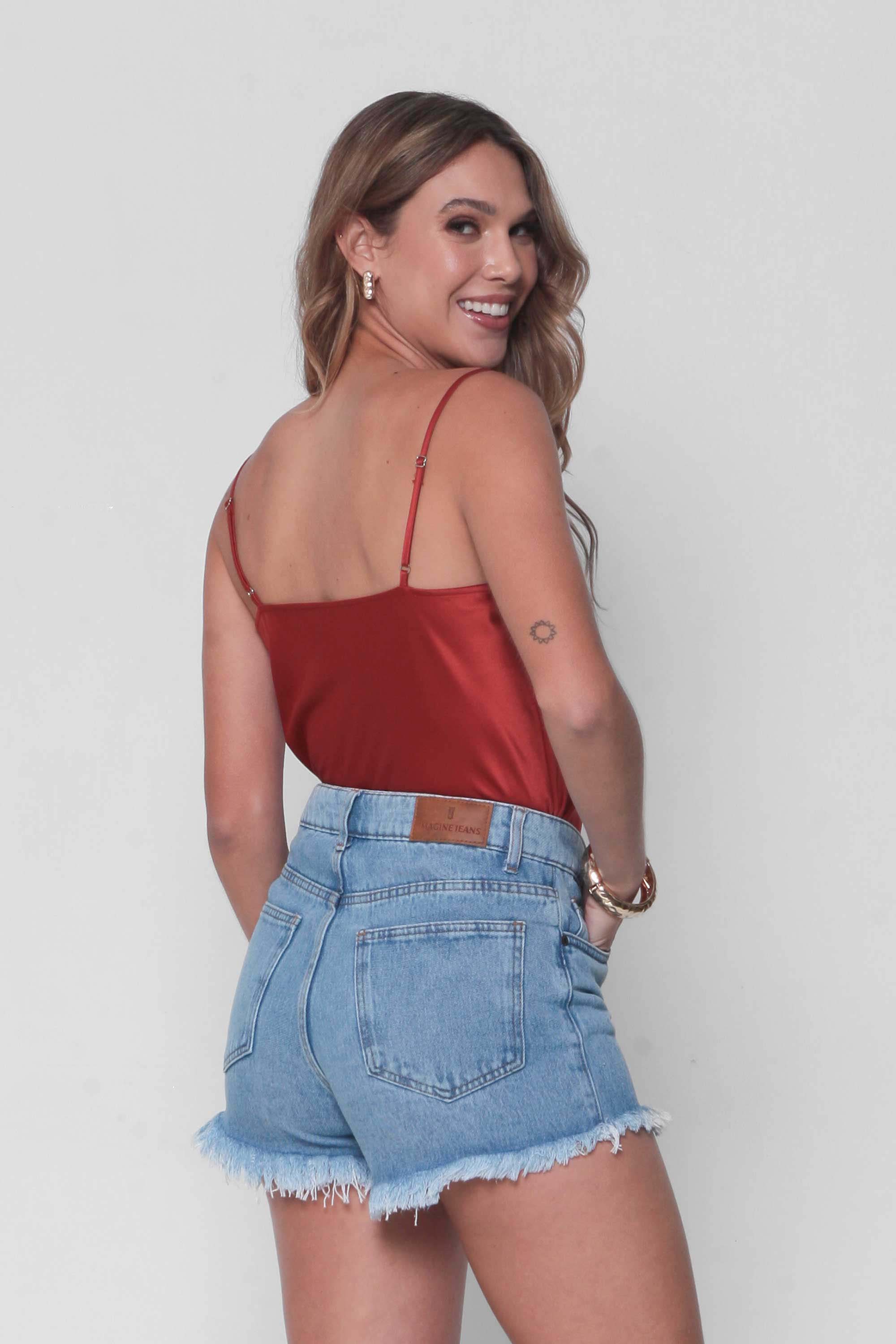 Short Jeans Feminino Barra Desfiada Sem Elastano