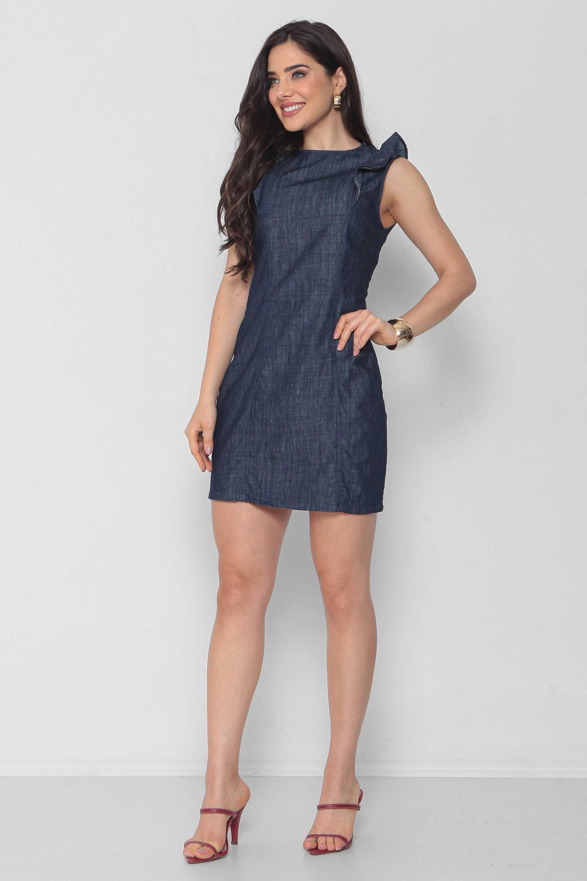 Vestido Jeans Reto sem Manga c/ Babado Ombro e Zíper Costas