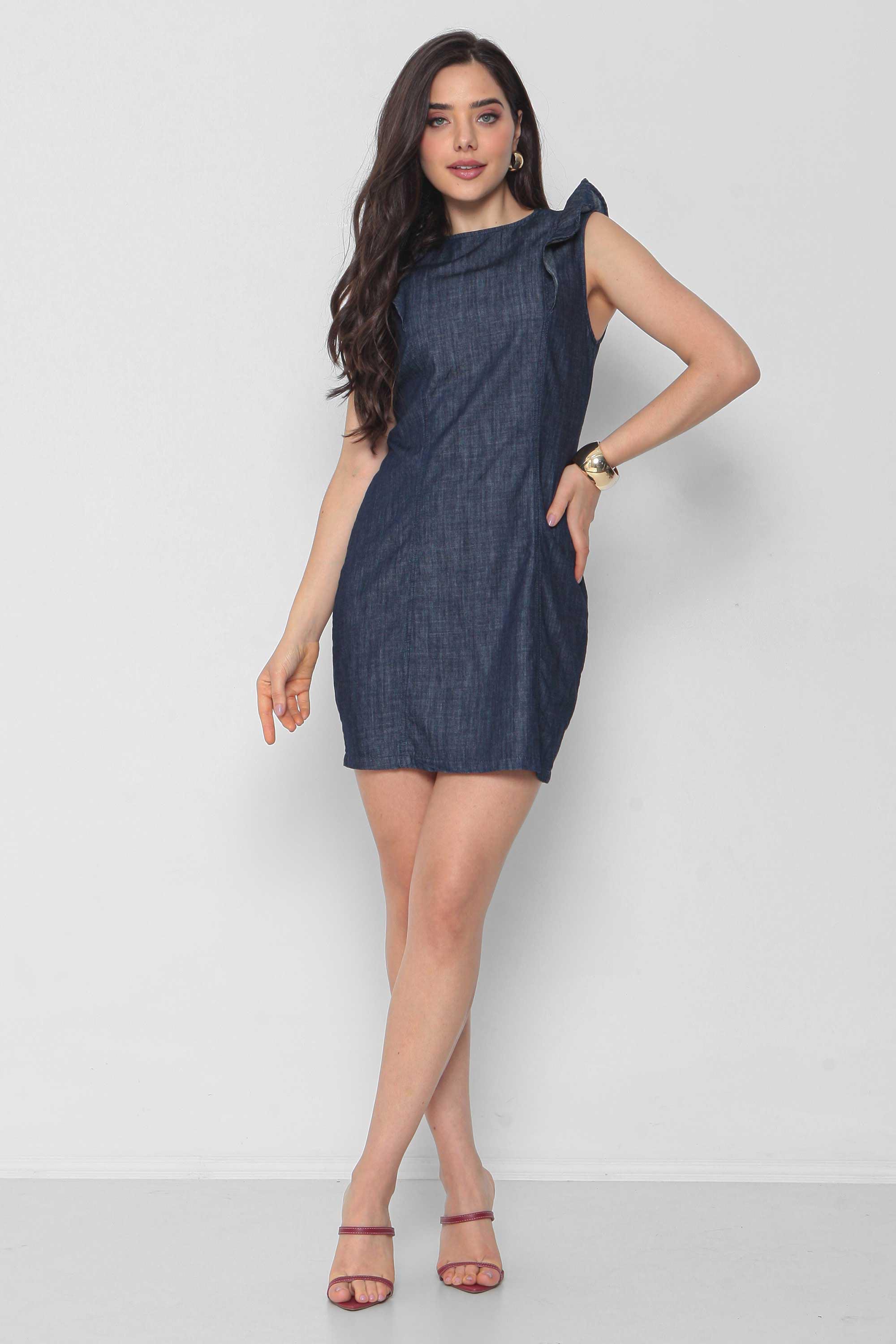 Vestido Jeans Reto sem Manga c/ Babado Ombro e Zíper Costas